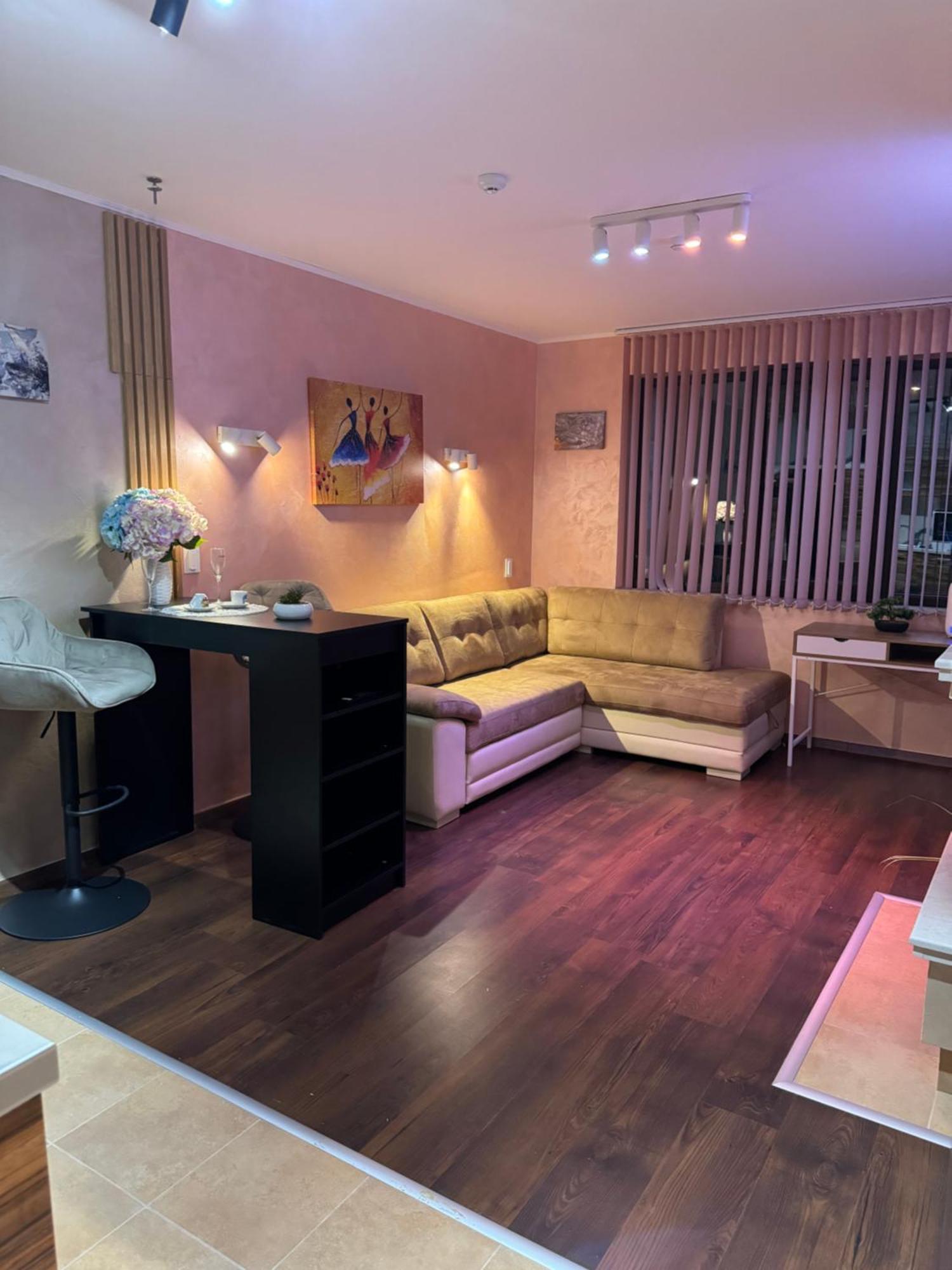 2-Bedroom, 2-Bathroom With Fireplace And Garden At Winslow Infinity Банско Экстерьер фото