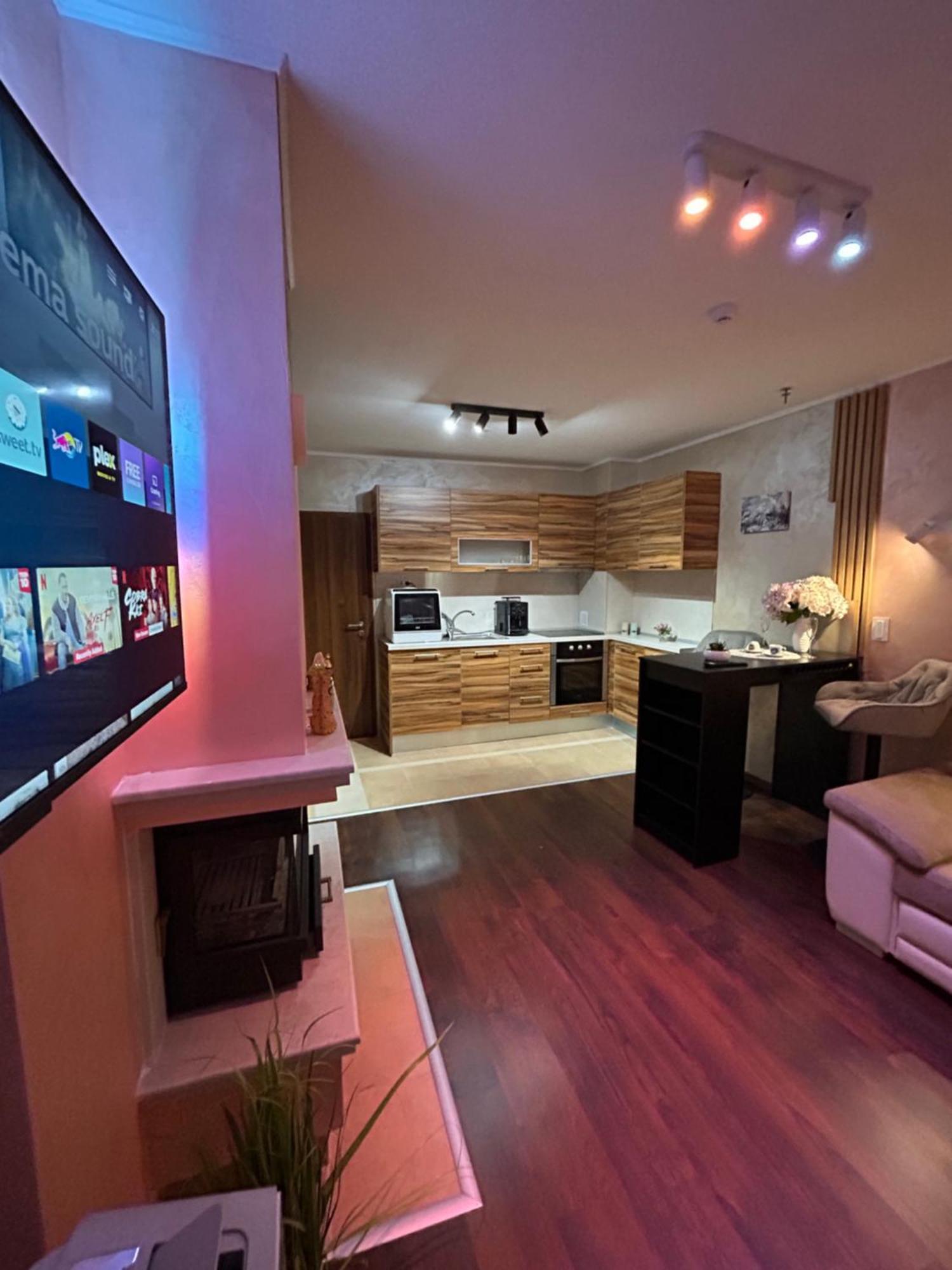 2-Bedroom, 2-Bathroom With Fireplace And Garden At Winslow Infinity Банско Экстерьер фото